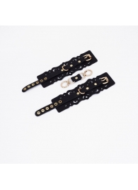 Черные кожаные наручники с узорами и золотистой фурнитурой - Crazy Handmade - купить с доставкой в Камышине