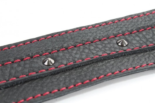 Черный ошейник из натуральной кожи с шипами и D-колечком - БДСМ Арсенал - купить с доставкой в Камышине