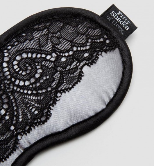 Атласная маска с кружевом Play Nice - Fifty Shades of Grey - купить с доставкой в Камышине