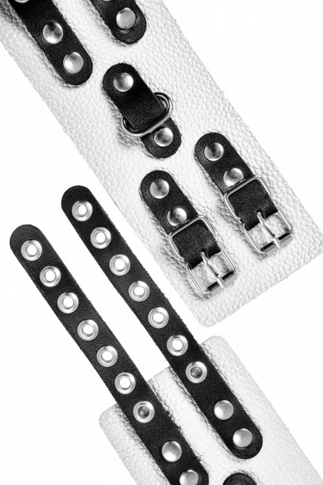 Бело-черные наручники с двумя ремешками и люверсами - Pecado - купить с доставкой в Камышине